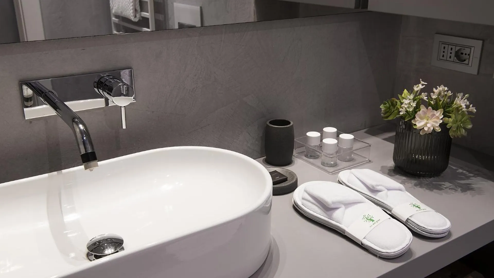 Fifty Eight Milan Duomo Two Bedrooms 0*,  Italië